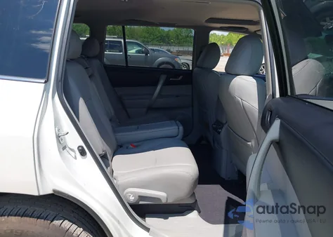 2011 Toyota Highlander Se V6 z USA, uszkodzony, nr VIN 5TDZK3EH5BS027325